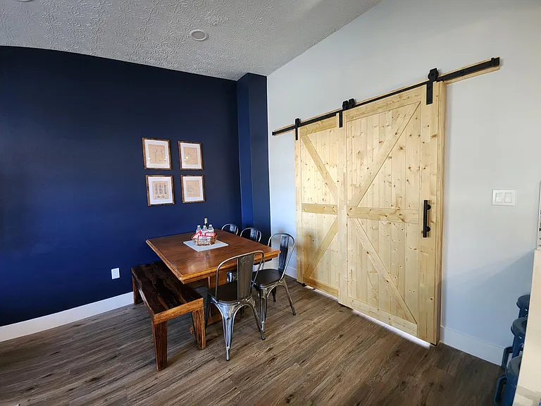 8640 Wilmette Ct — Photo 3