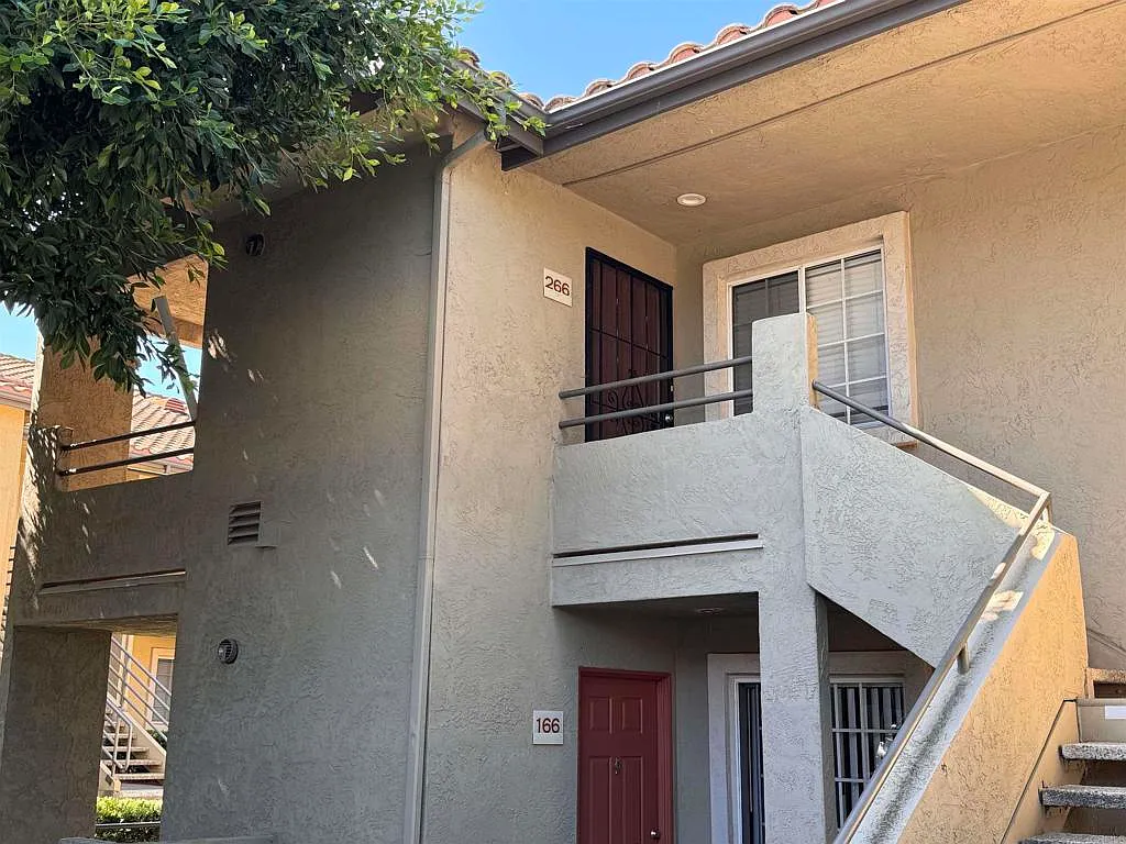 1 bed, 1.0 bath, 720 sqft, $2,500 — Photo 1
