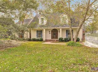 727 White Oak Dr, Denham Springs, LA 70726