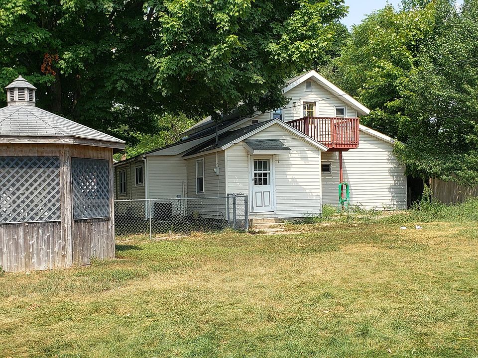2nd image of 420 Grove St