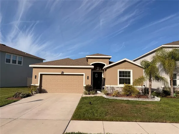 33034 Sand Creek Dr, Wesley Chapel, FL 33543