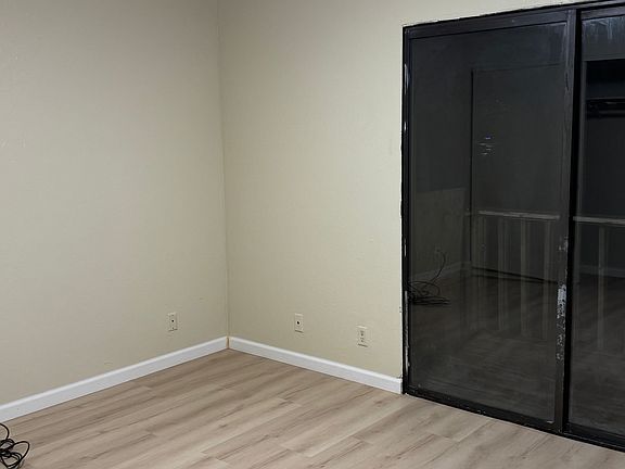 3rd image of 1473 Orchard Ave