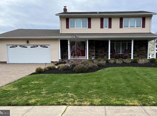 88 Peter Rafferty Dr, Hamilton, NJ 08690