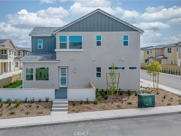 402 Shrike — Photo 17