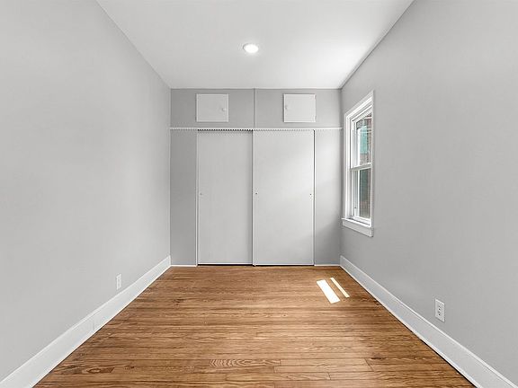 4th image of 93 Hobart Ave