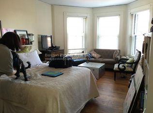 377 Comm Ave APT 42, Boston, MA 02115