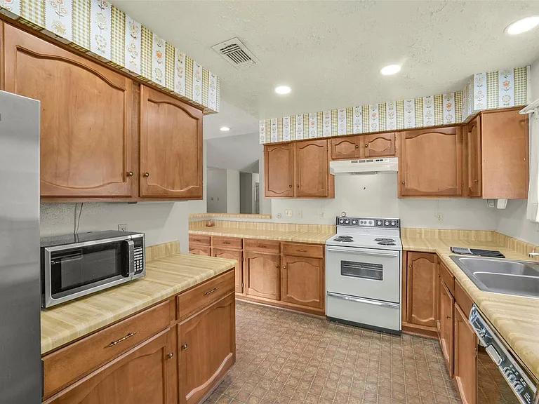 16323 Summer Dawn Ln — Photo 13