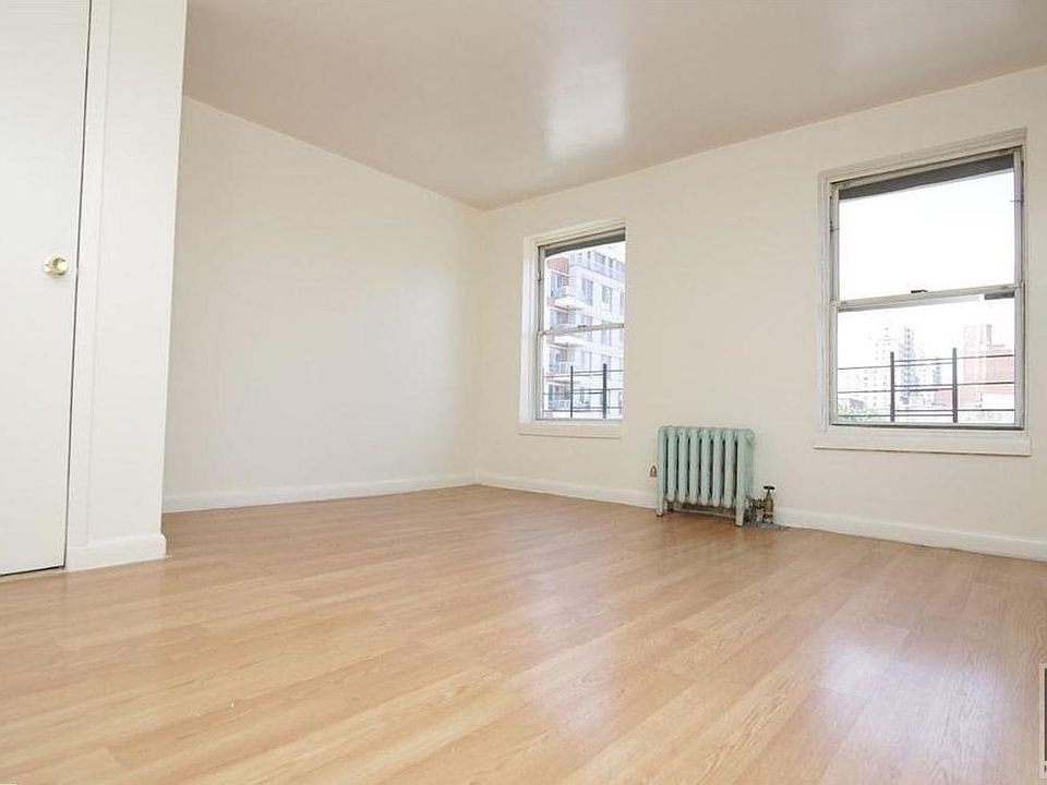 2nd image of 93 4th Ave APT 3R