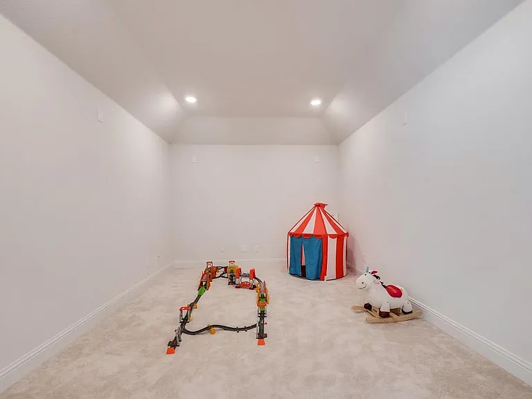 8283 Vitex Ave — Photo 21