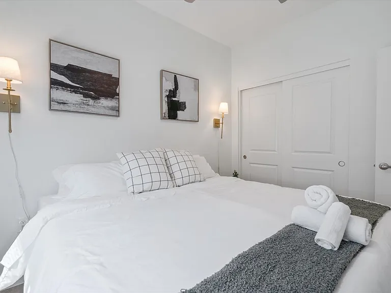 1818 W Earll Dr — Photo 14