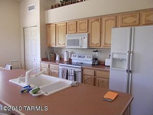 4th image of 2810 S Carol Ave