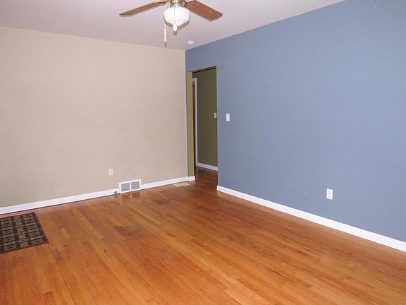 4th image of 1220 Lester Ave