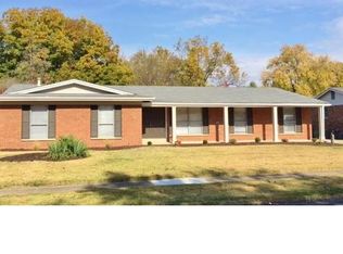 3755 Seville Dr, Florissant, MO 63033