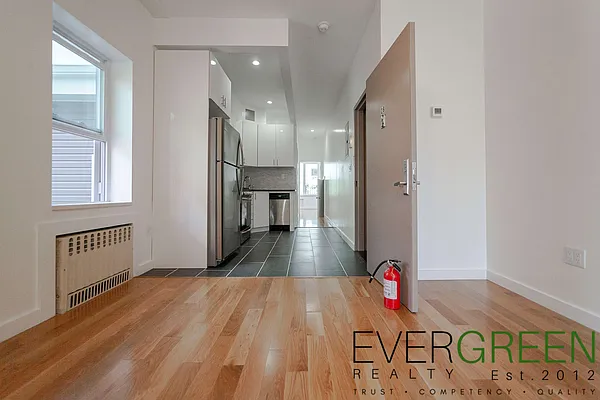 Rented by Commercial Capital Resources INC | media 9