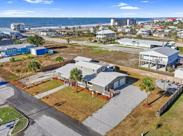 111 14th St, Mexico Beach, FL 32456
