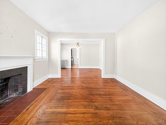 3rd image of 610 Hayes Ave