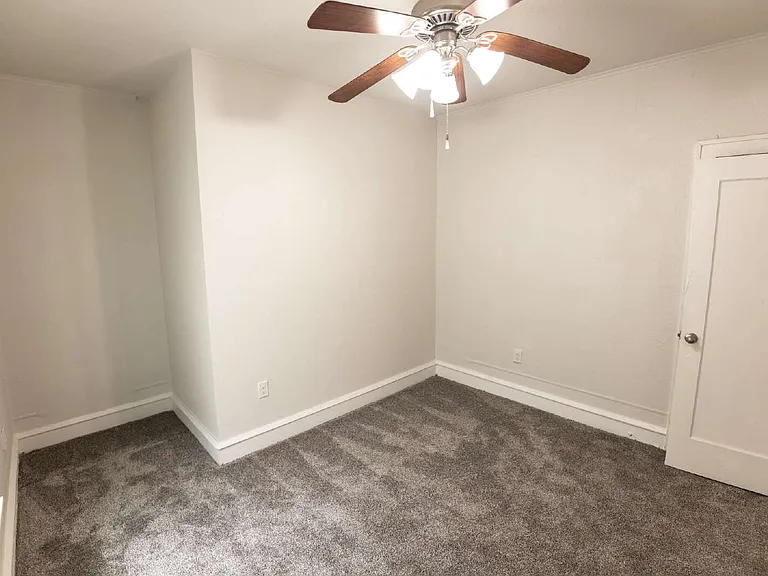 1525 Proctor Ave — Photo 14