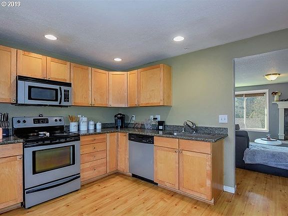 5th image of 5413 NE 34th St