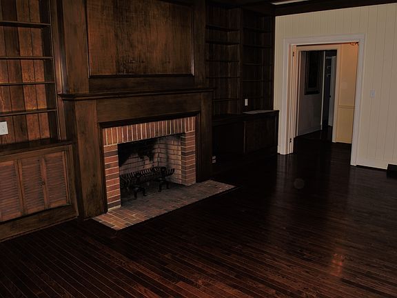 Family Room/Den 20x12