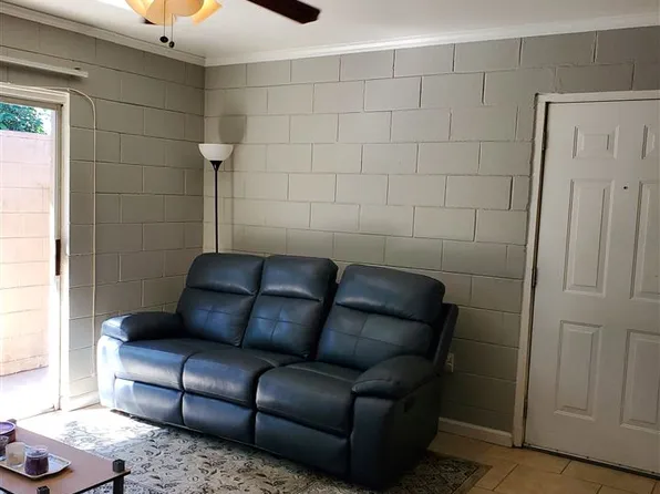 2241 W Pensacola St APT 60, Tallahassee, FL 32304