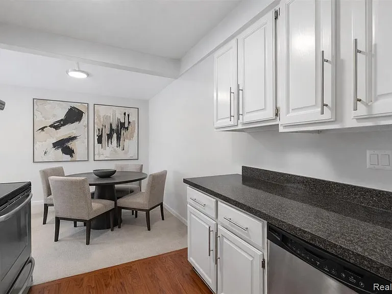 411 S Old Woodward Ave #925 — Photo 7