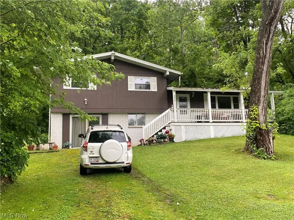 5967 Elizabeth Pike, Elizabeth, WV 26143