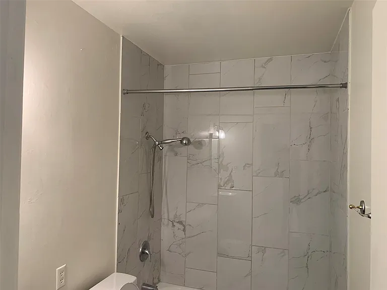 1918 Hearthstone Dr #202 — Photo 11