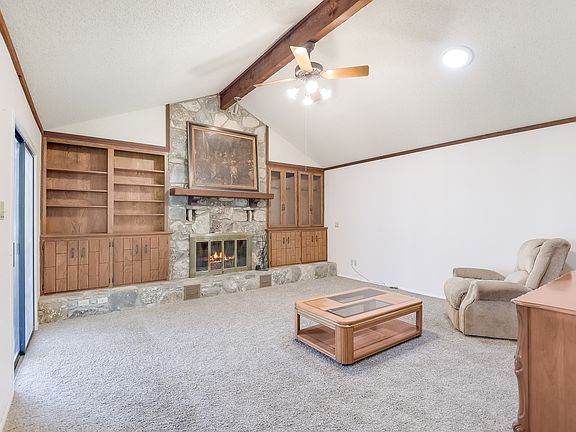 5th image of 306 Village West Dr