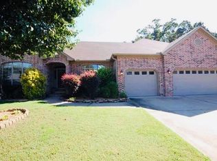 44 Blue Mountain Dr, Maumelle, AR 72113