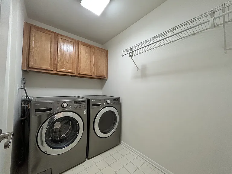 228 Crocker Dr #F — Photo 20