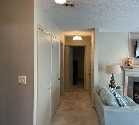 5th image of 32 Lakeshore Ct Unit 85