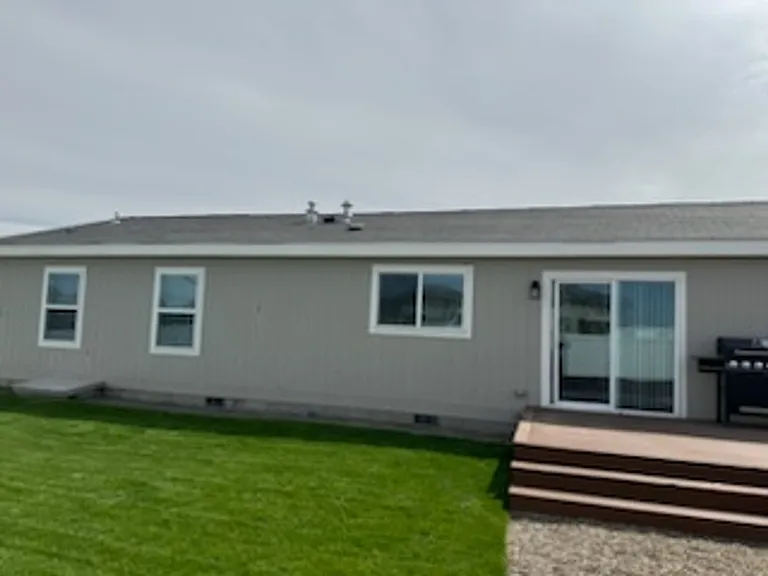 371 NE Marshall Loop — Photo 4