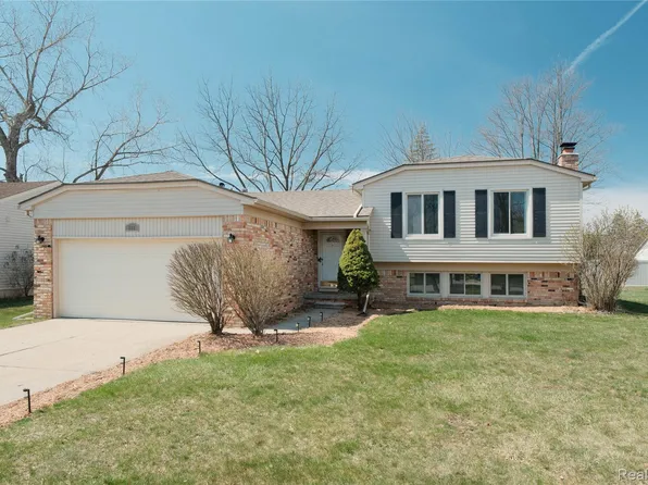 652 Stonehenge Dr, Canton, MI 48188