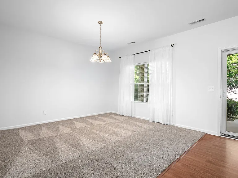 2059 Blue Iris Dr — Photo 5