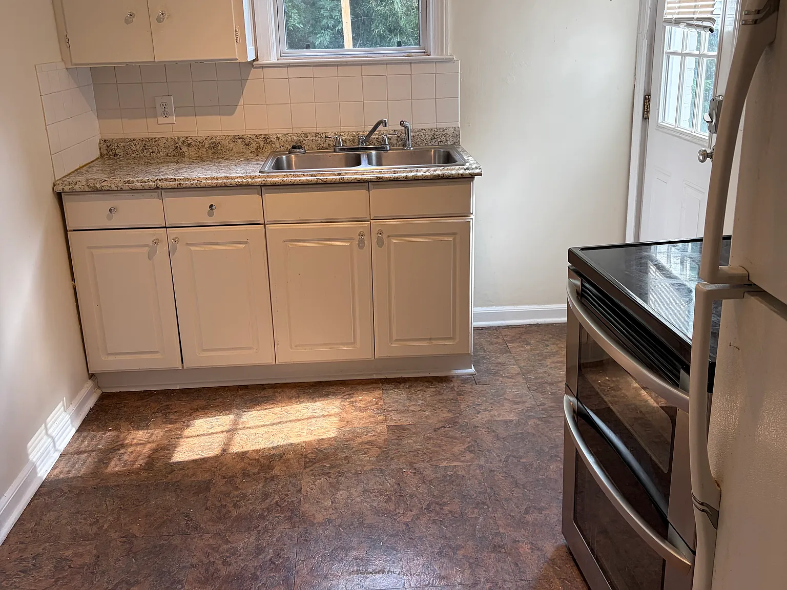 2 bed, 650 sqft, $1,300 — Photo 4