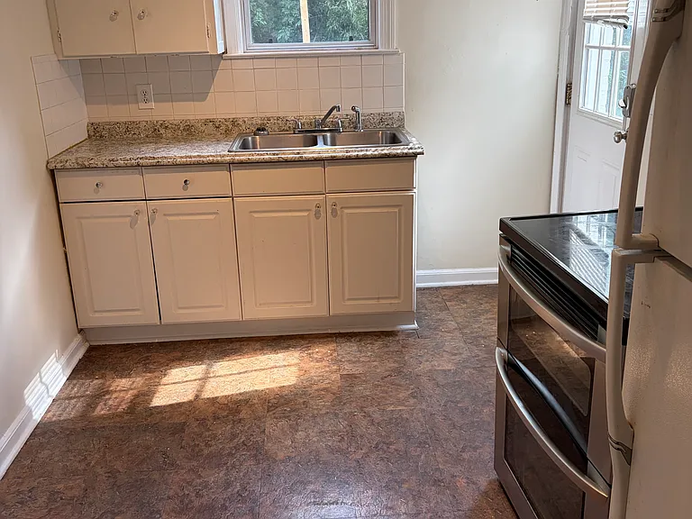 890 Battery Ln #A — Photo 4