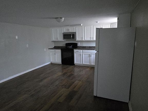 2nd image of 304 Adams St