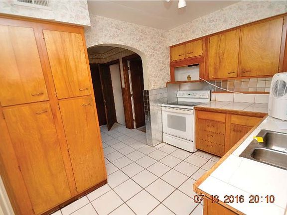 5th image of 1864 Blackstone Pl