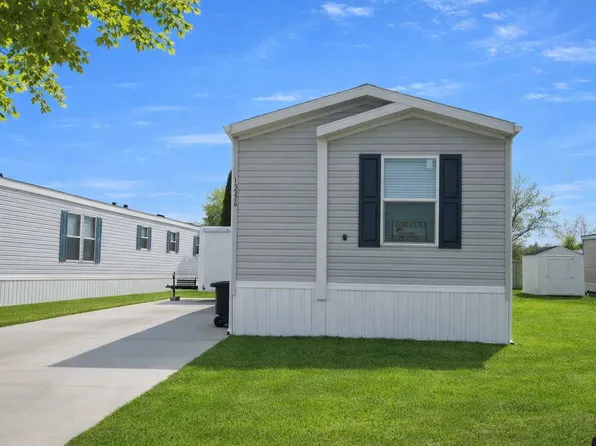 15326 Danseur Dr #807, Clinton Township, MI 48038