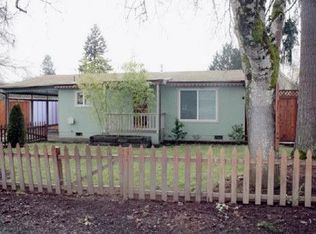 1035 E Grover Ave, Cottage Grove, OR 97424