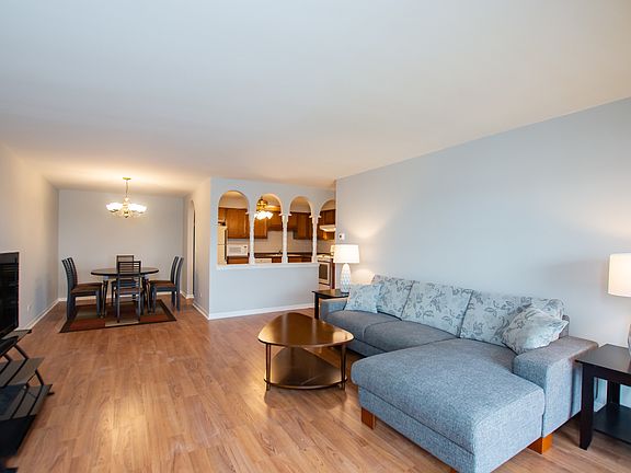3rd image of 6433 W Belle Plaine Ave APT 507