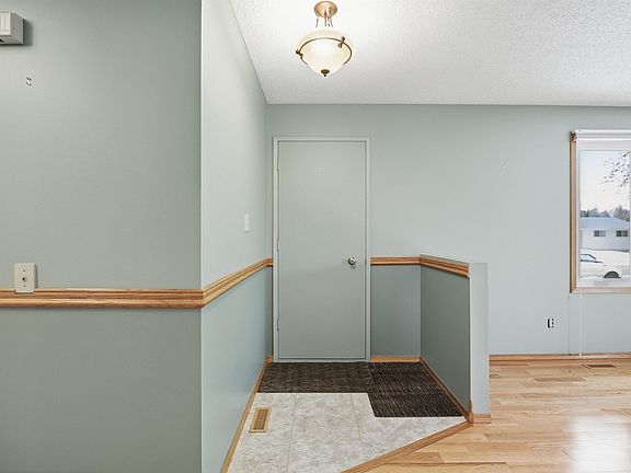 4th image of 24 Penguin Cres