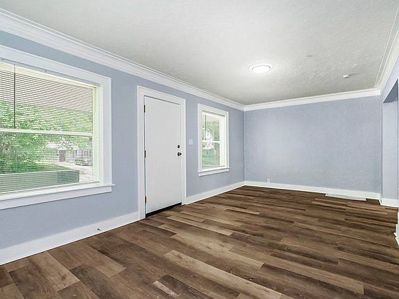 4th image of 4025 E 67th Ter