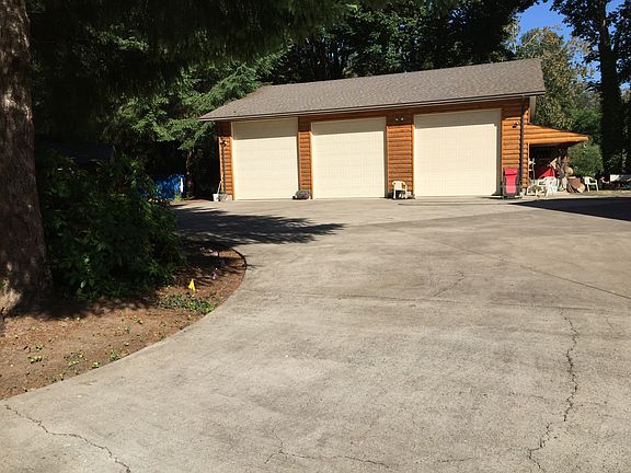 3 bay shop off circle drive