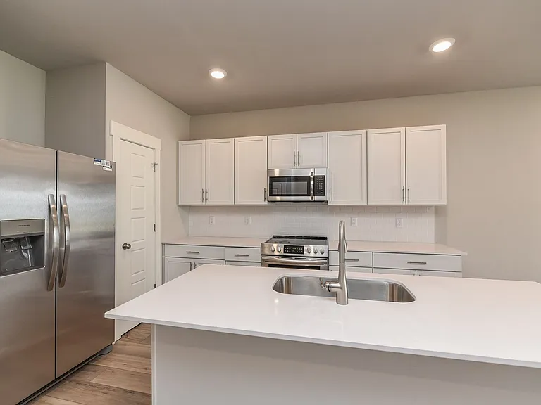 728 Mickelson Way — Photo 11