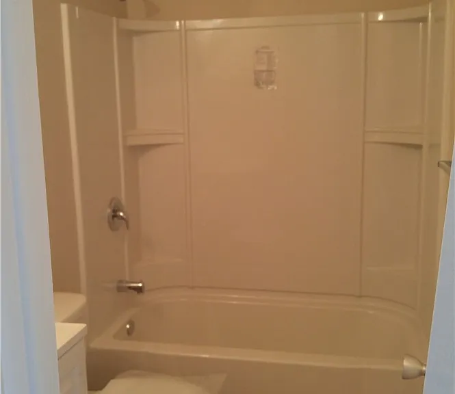 101 Milford Dr E — Photo 5