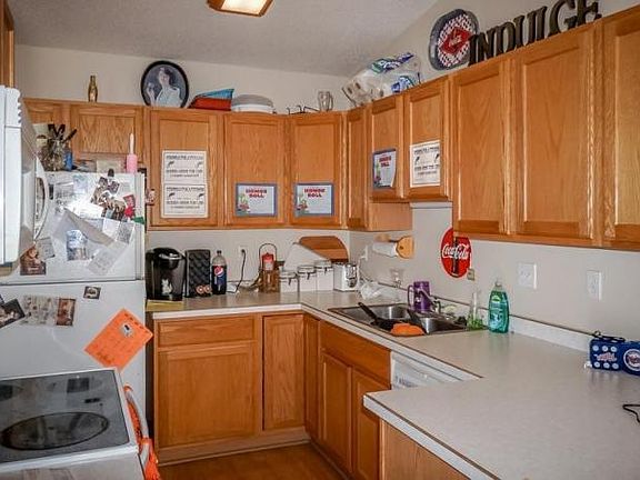3rd image of 2936 Wheatland Dr S