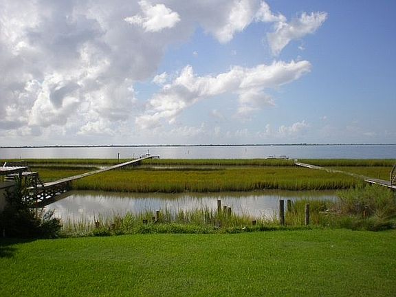 3rd image of 418 E Bayshore Dr