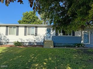2609 Skyway Ct, Williston, ND 58801