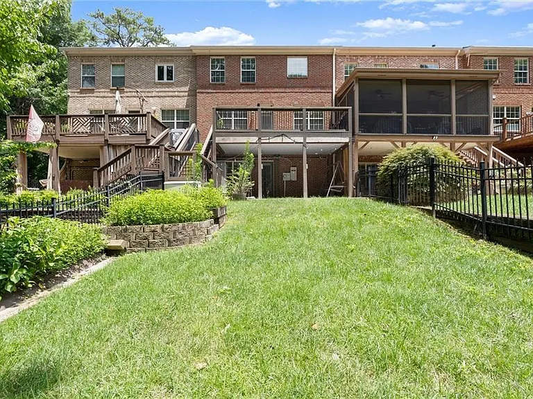 5583 Julian Pl — Photo 43